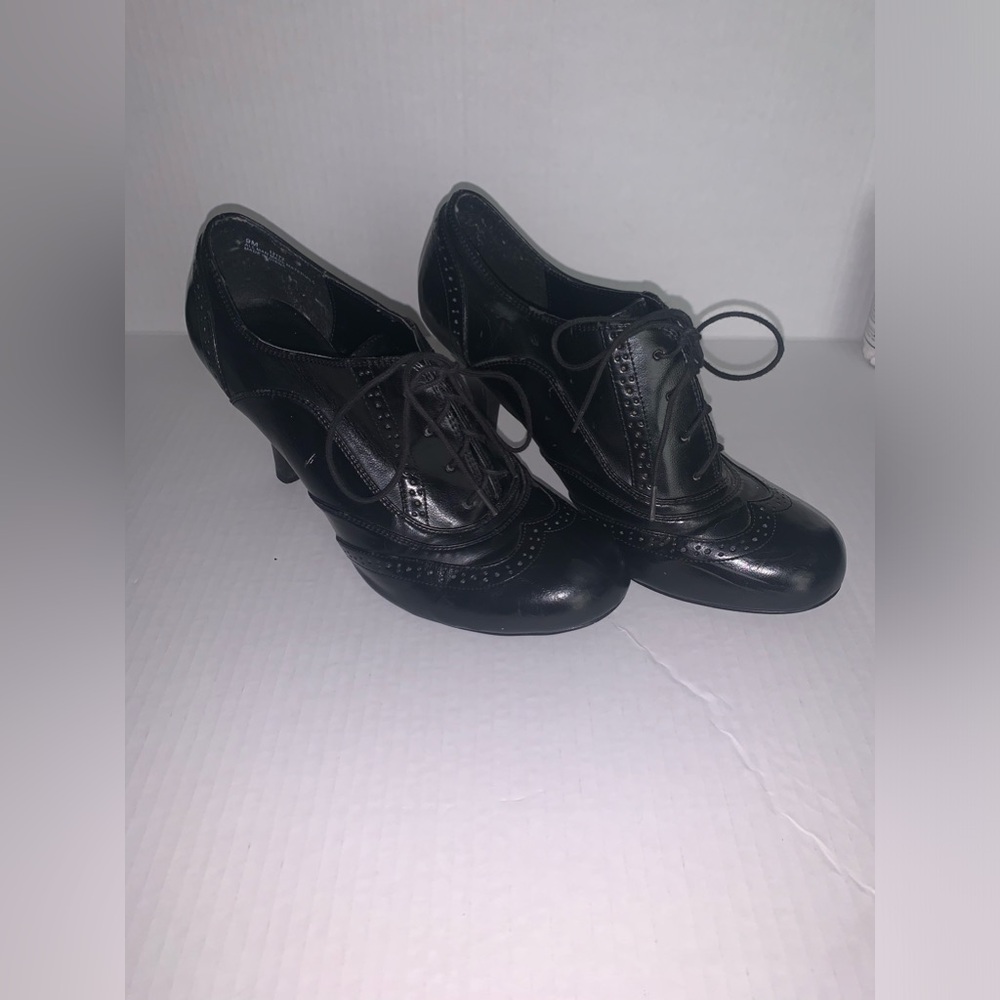 Twenty one black boot heel size 9 good condition